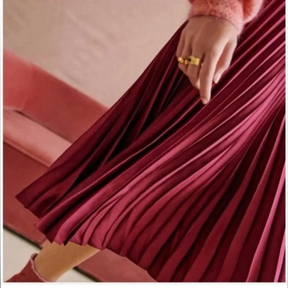 Sezane Dino Midi Skirt Burgundy 2 - Picture 2 of 5